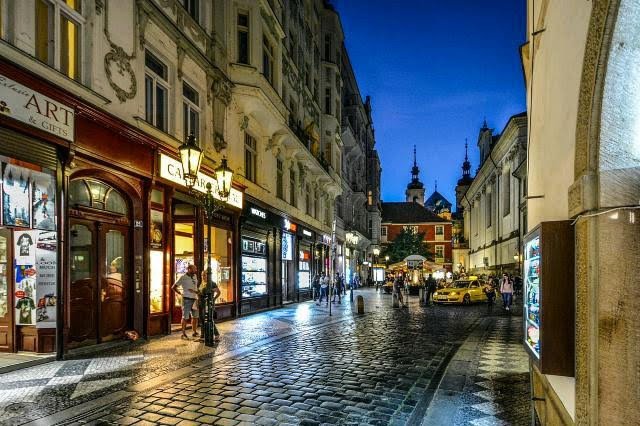 Praha chce omezit otevírací dobu podniků v centru
